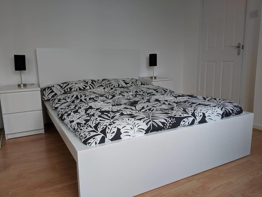 Private 2 Bed Flat Close To Excel & Airport Londres