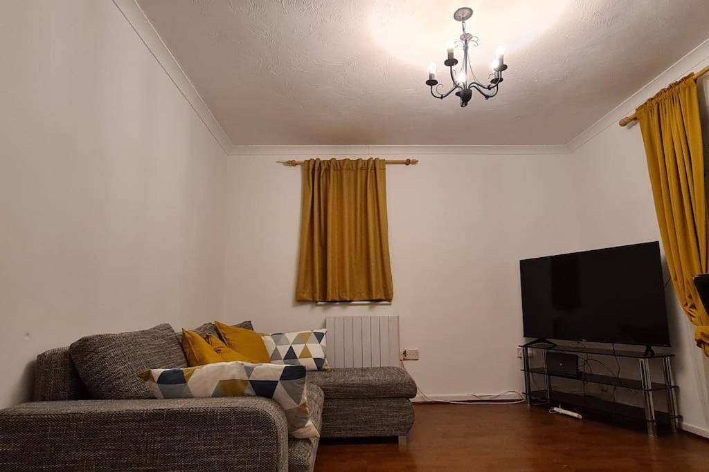 Private 2 Bed Flat Close To Excel & Airport Apartamento