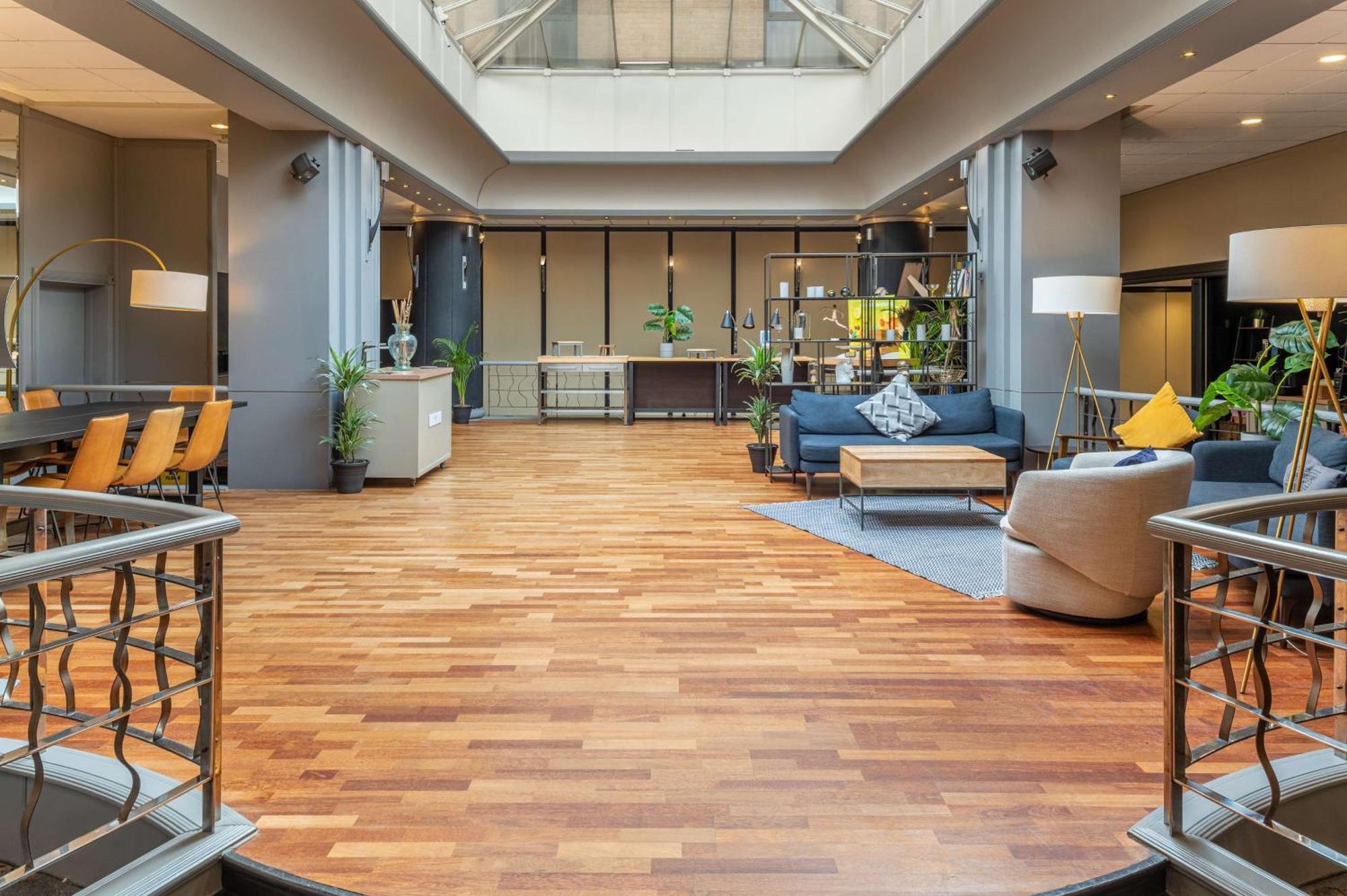 Hilton Kensington 4*