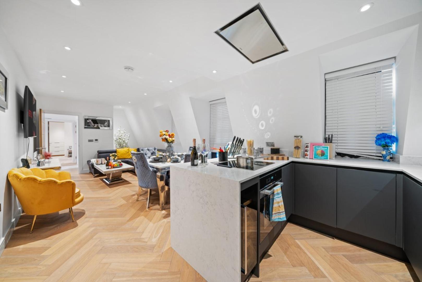 Leilighet Stunning 1-bedroom Penthouse In Marble Arch 72 London