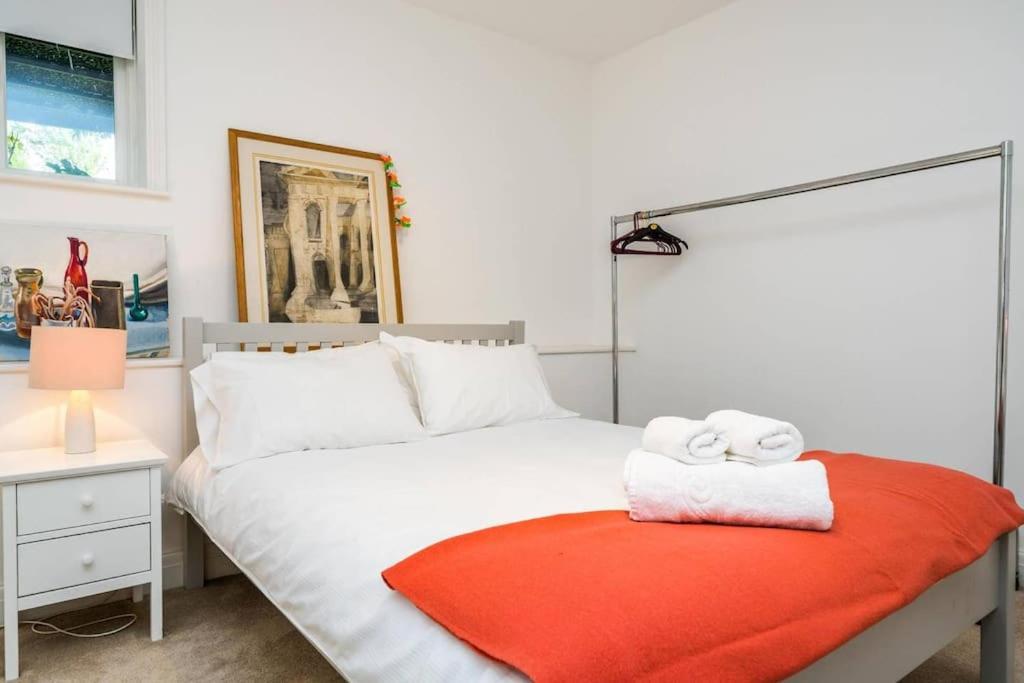 Apartment Spacious 2 Bed Garden Flat By The Thames+parking *
