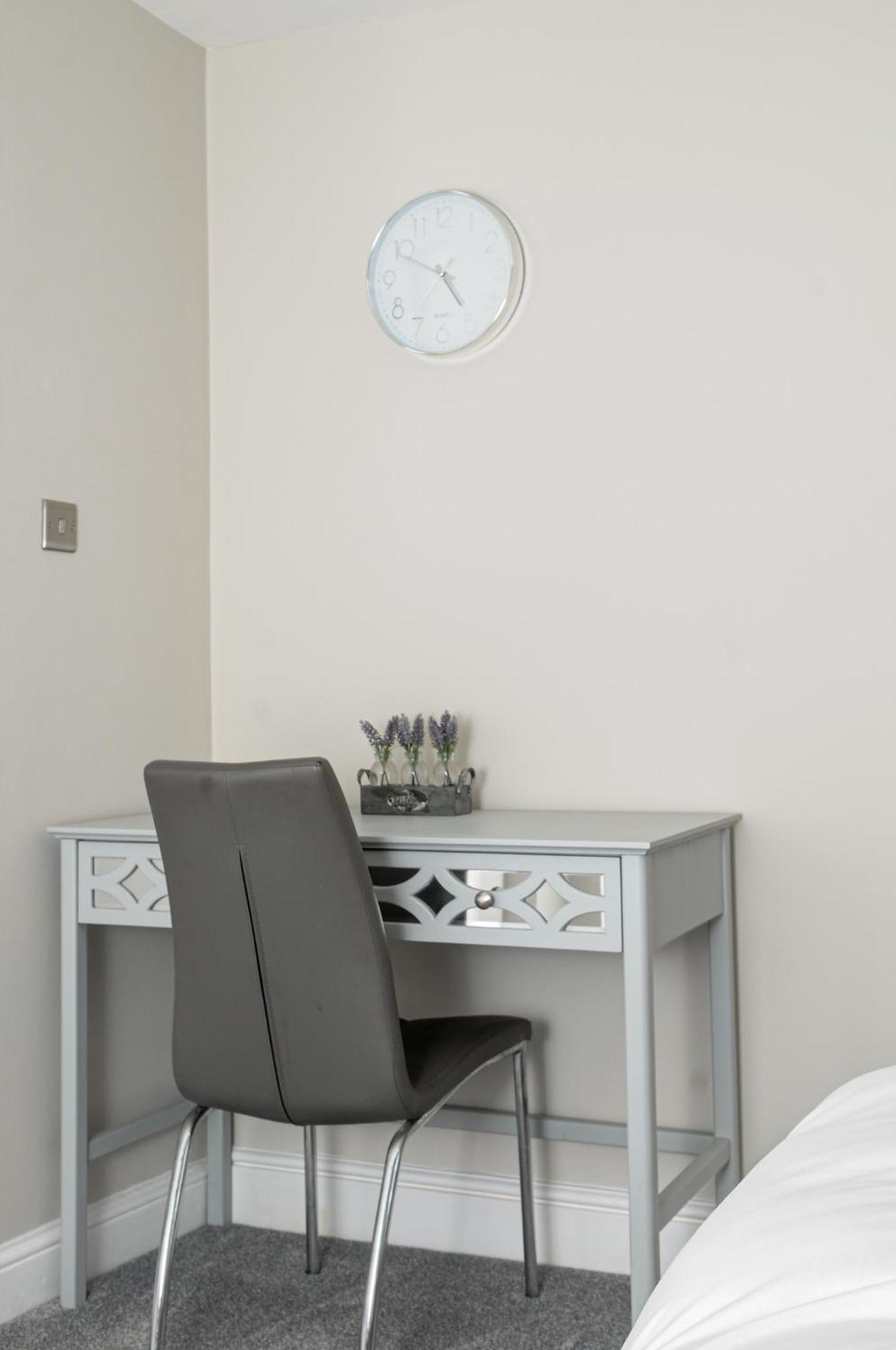 Leilighet Luxury 5 Star Apartments, Parking, Garden, Near Metro Stations 10-15mins To London