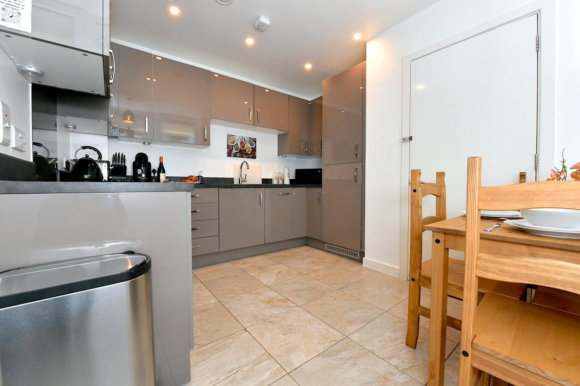 Apartment Bright Amelia - 2 Bed 1 Bath With Wifi And Netflix In The Heart Of London