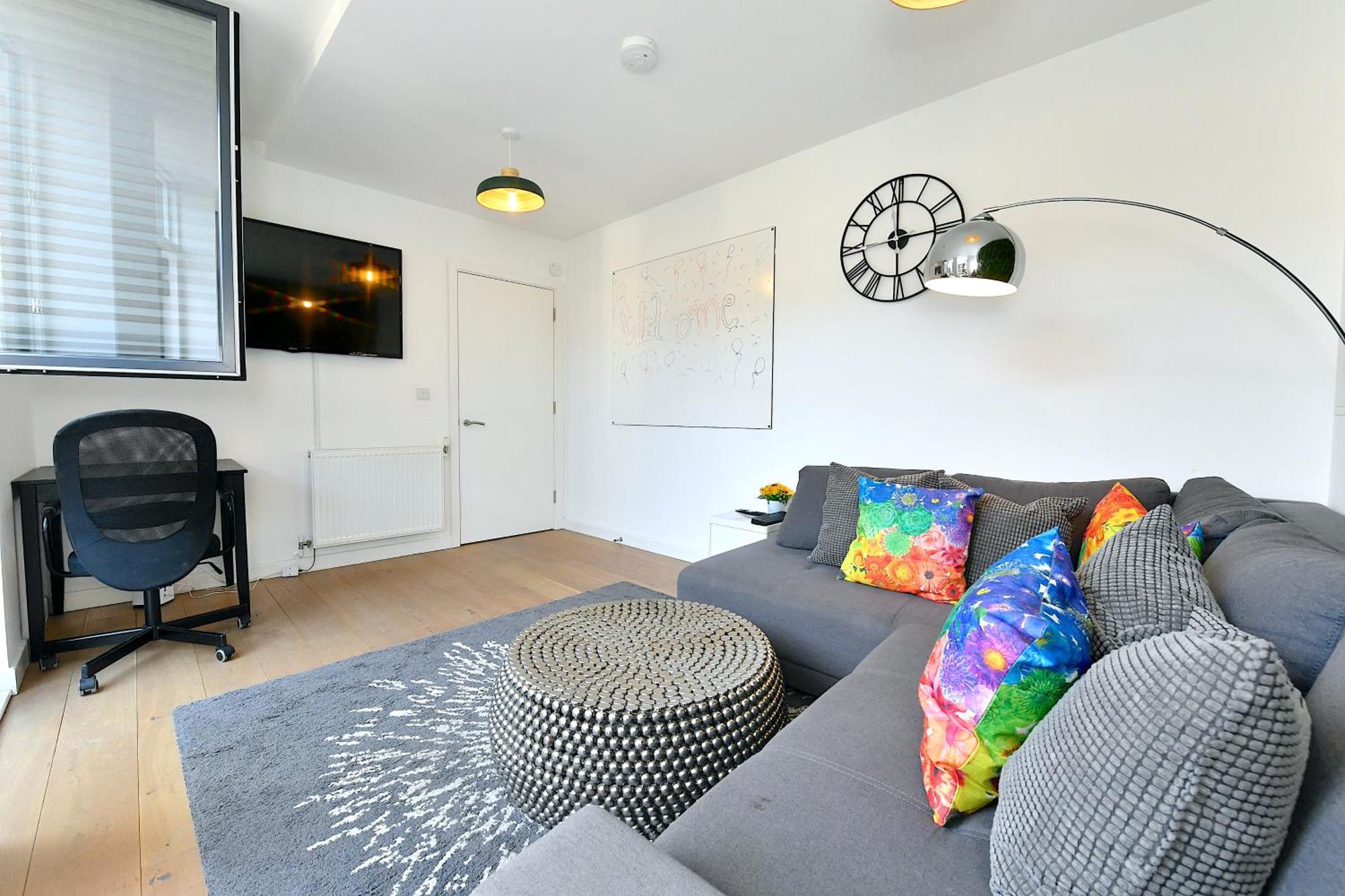 Bright Amelia - 2 Bed 1 Bath With Wifi And Netflix In The Heart Of Apartment London