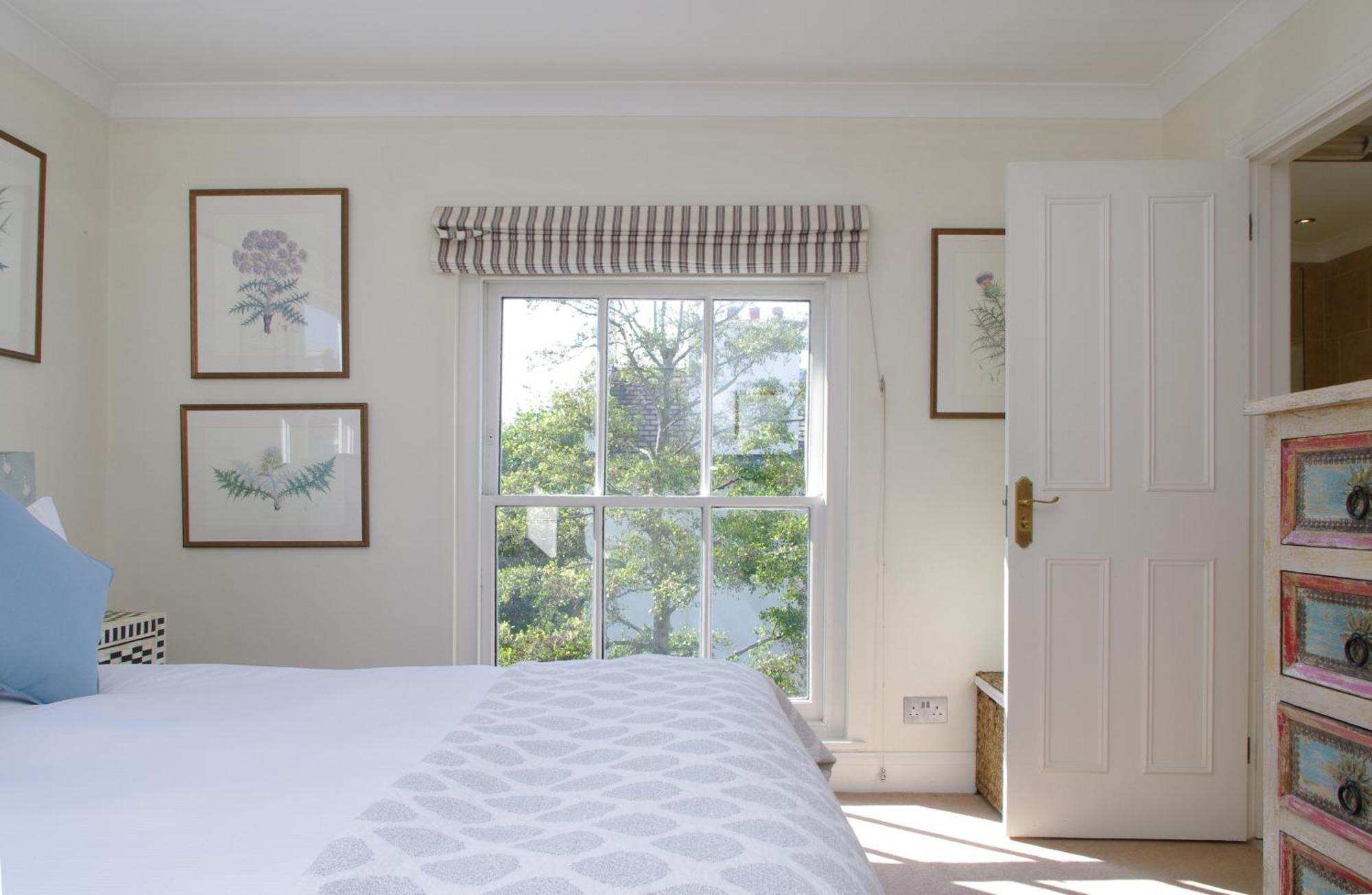 Notting Hill Light & Airy Apartment London