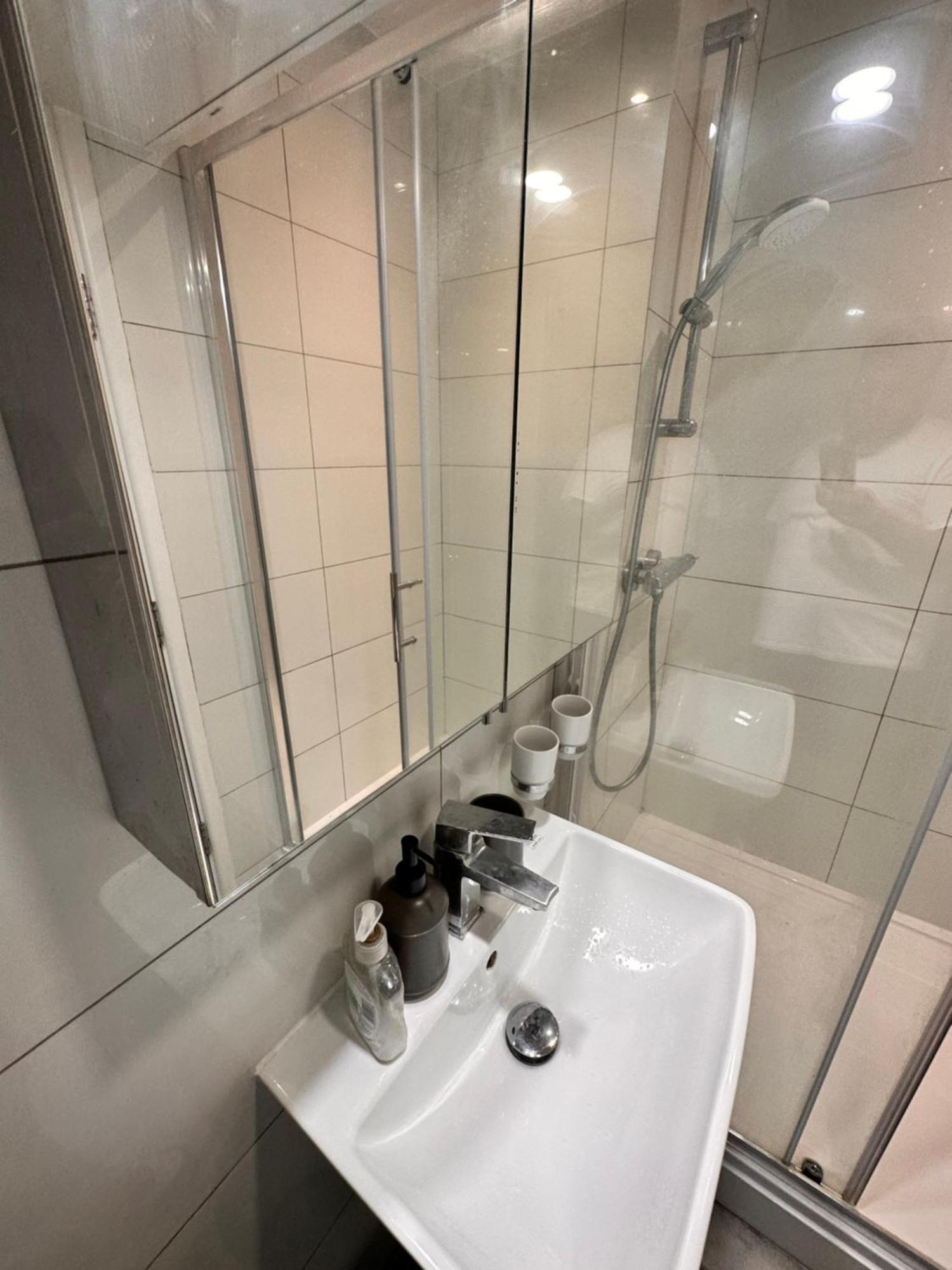 Gasthuis Double And Single In Bromley By Bow