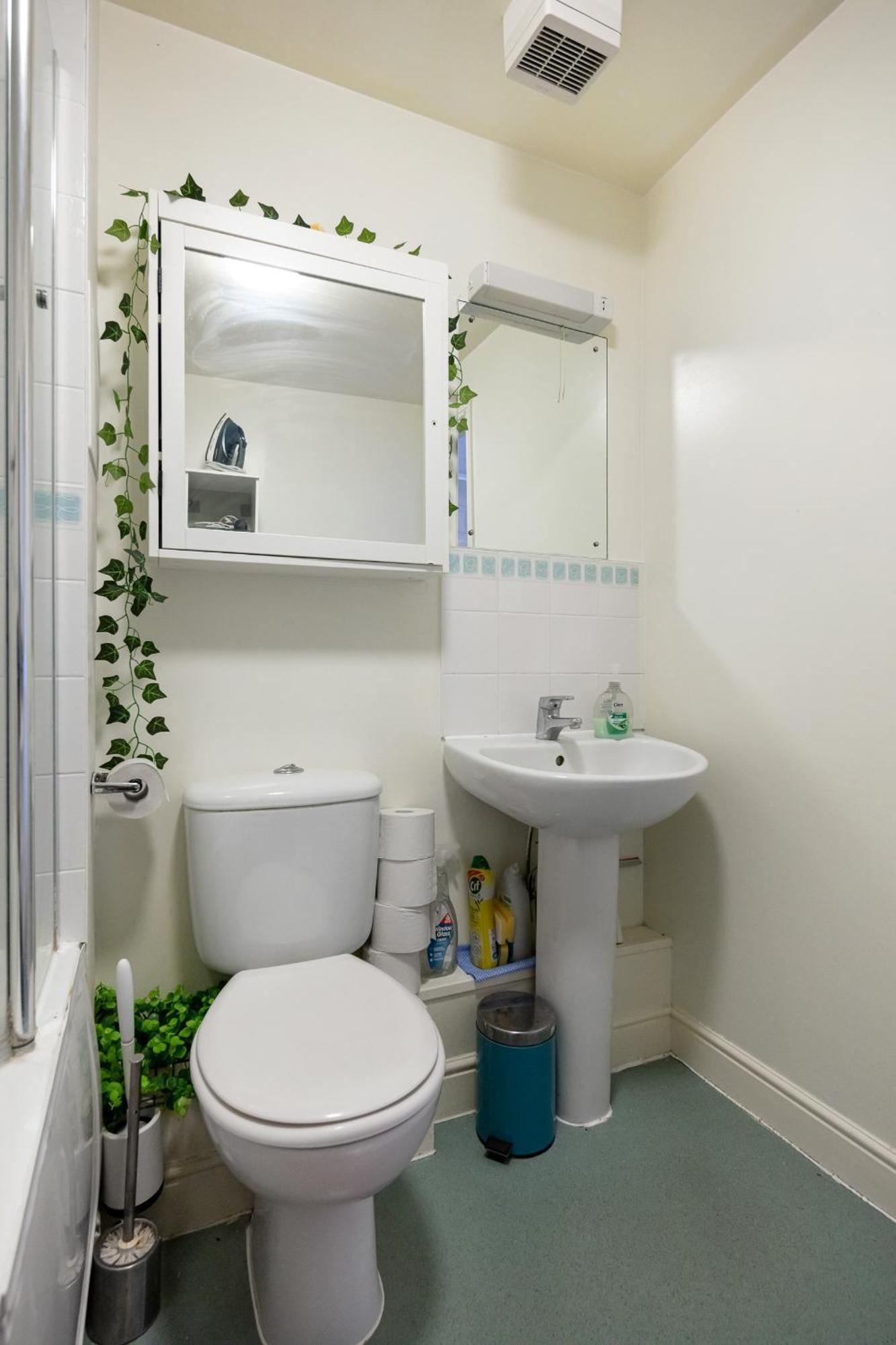 Orange Flat By Lower Regent Canal Apartment *