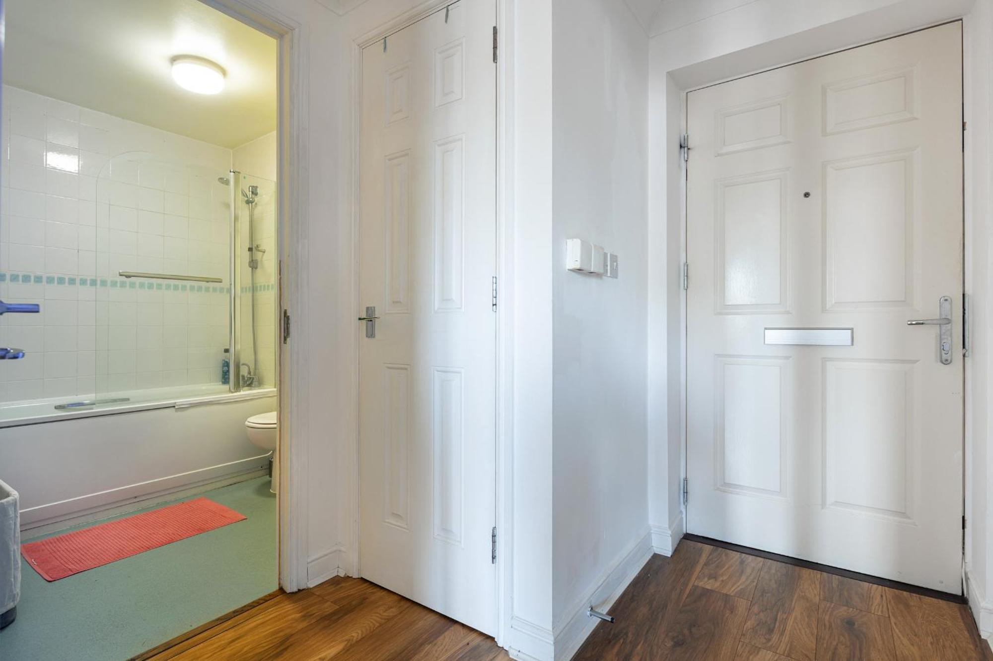Orange Flat By Lower Regent Canal Apartment London