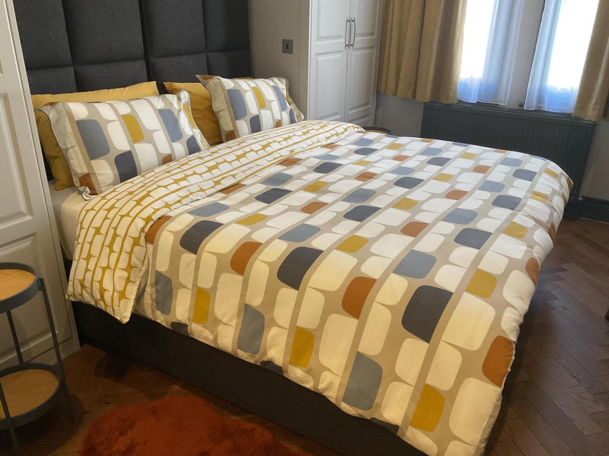 Queens View Apartment
