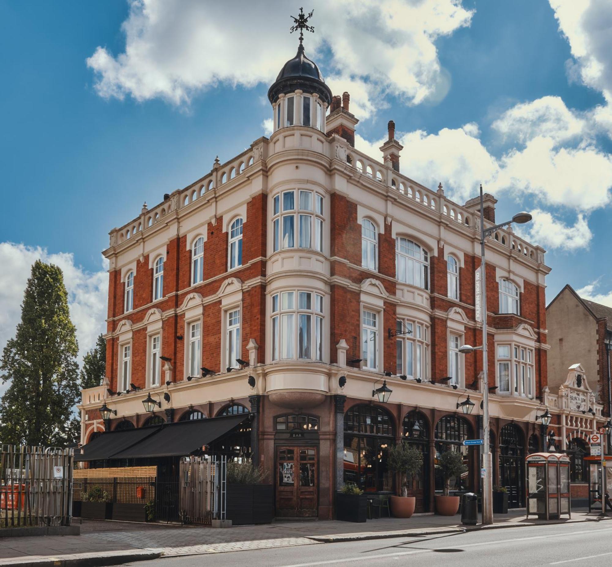 The Black Lion Pub & Boutique 3* London