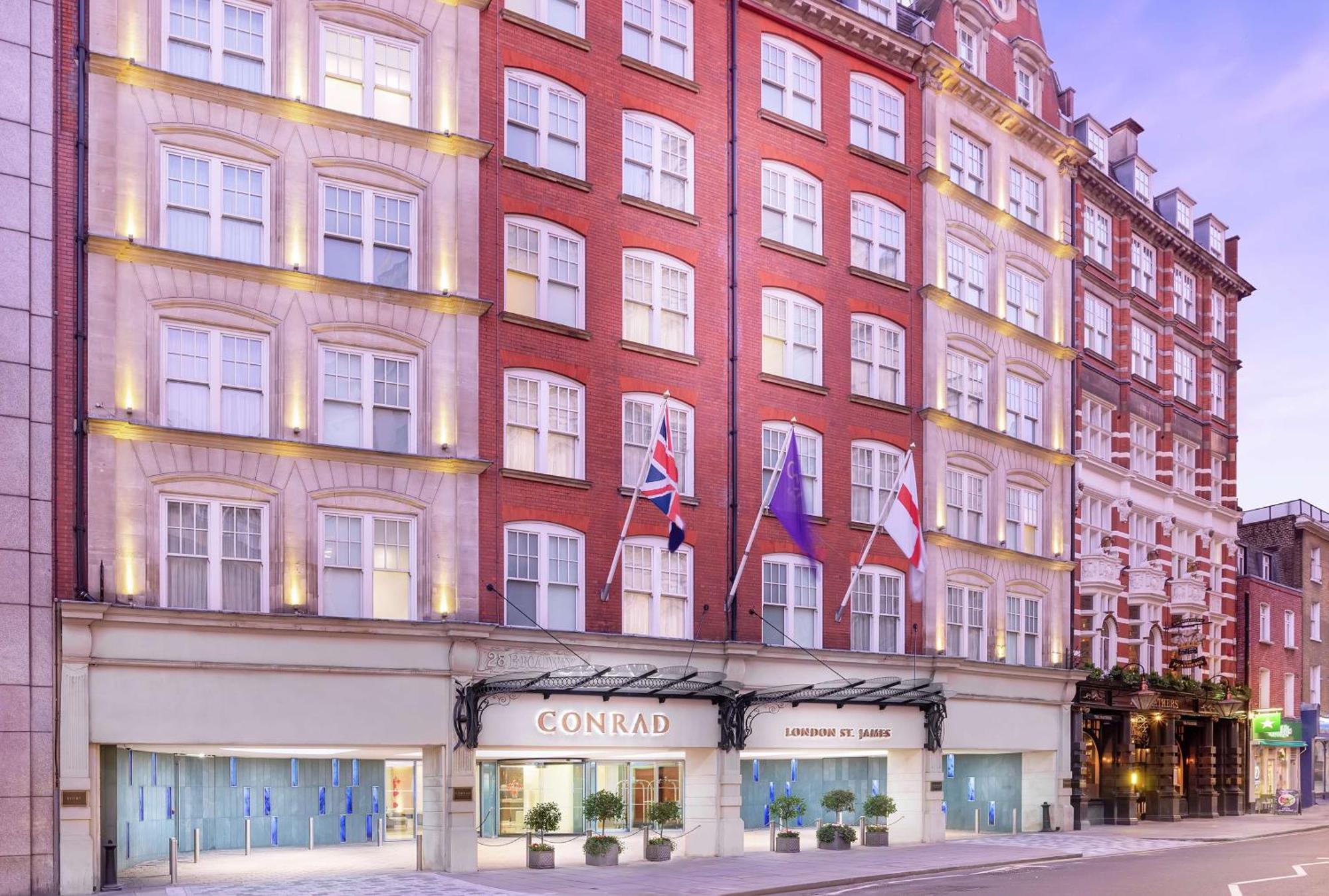 Conrad St Hotel