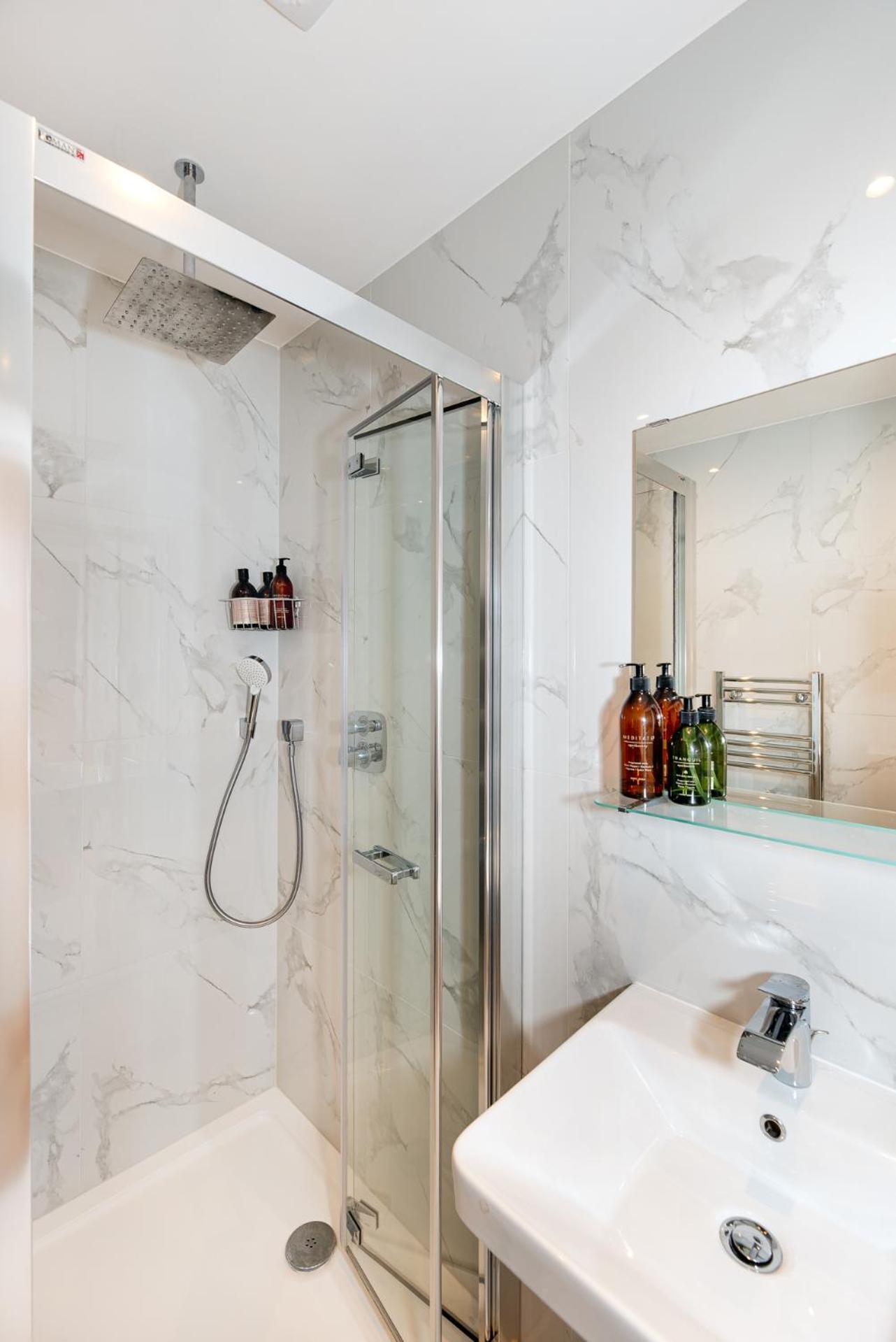 2-bedroom Victorian In Kensington Apartment London