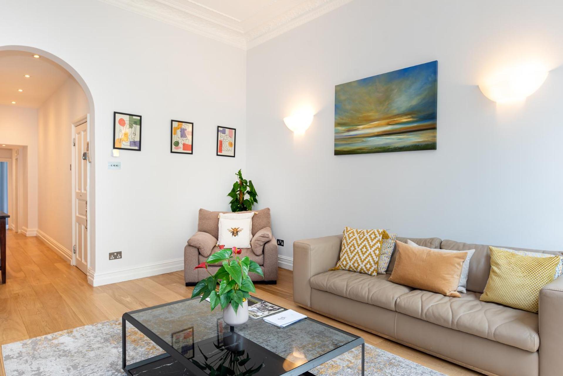 Apartment 2-bedroom Victorian In Kensington London