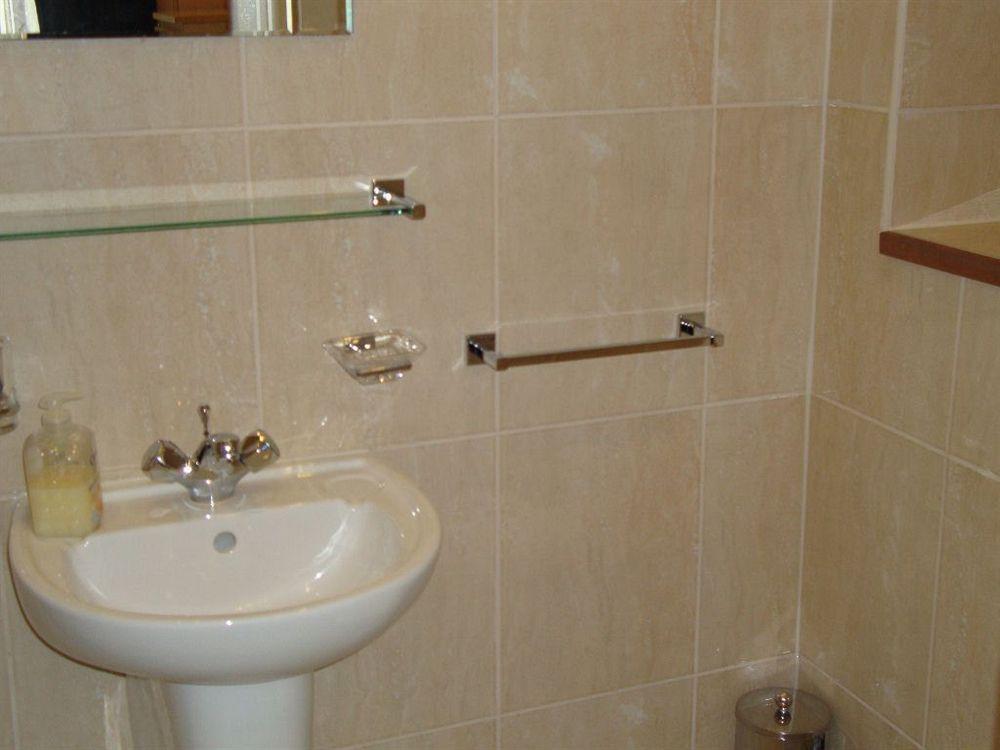 Tony's House Hotel 2*