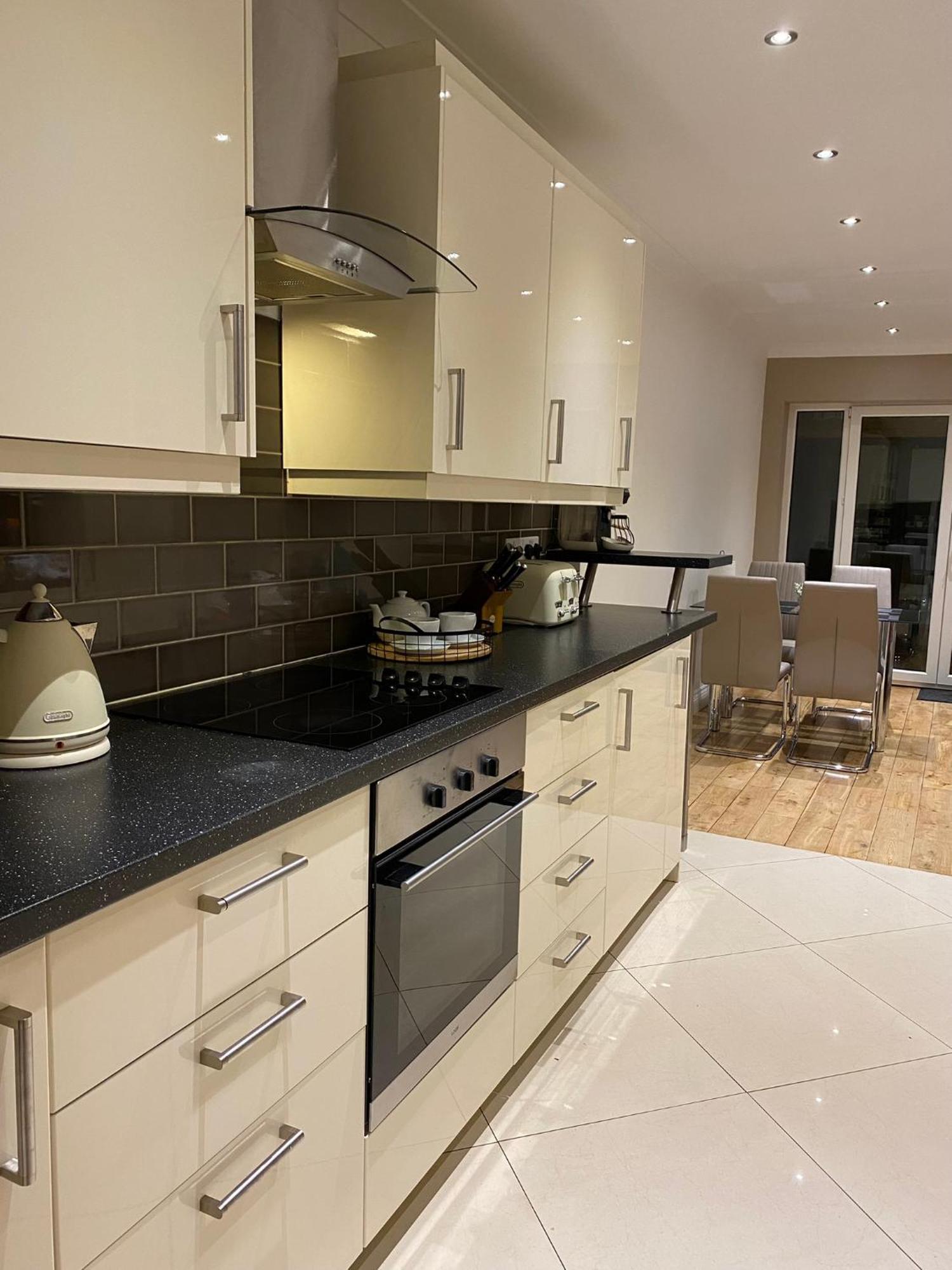 Luxury Sauna Jacuzzi Excel Canary Wharf Zone 2 Villa *