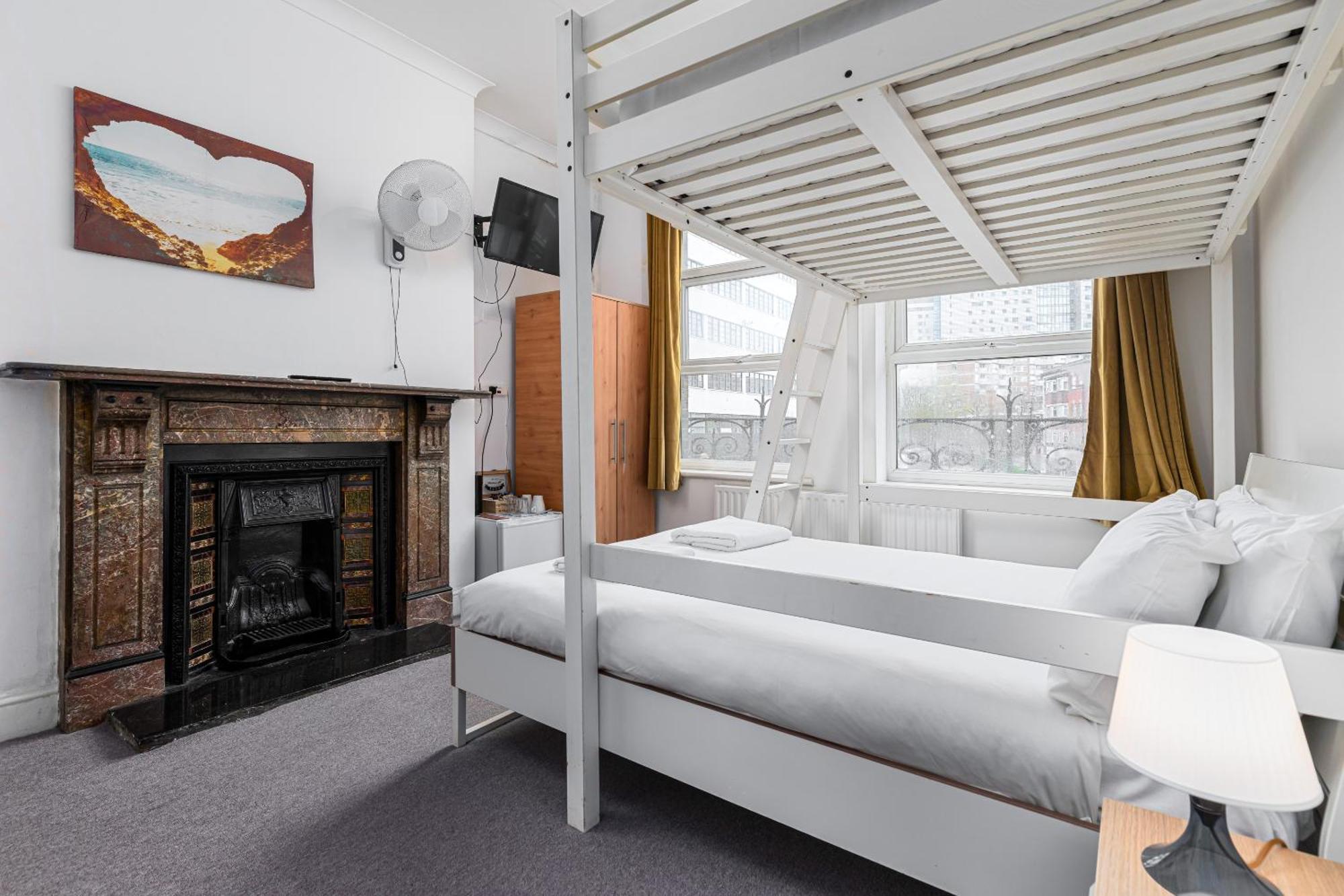 Bed & Breakfast Ryam 2*