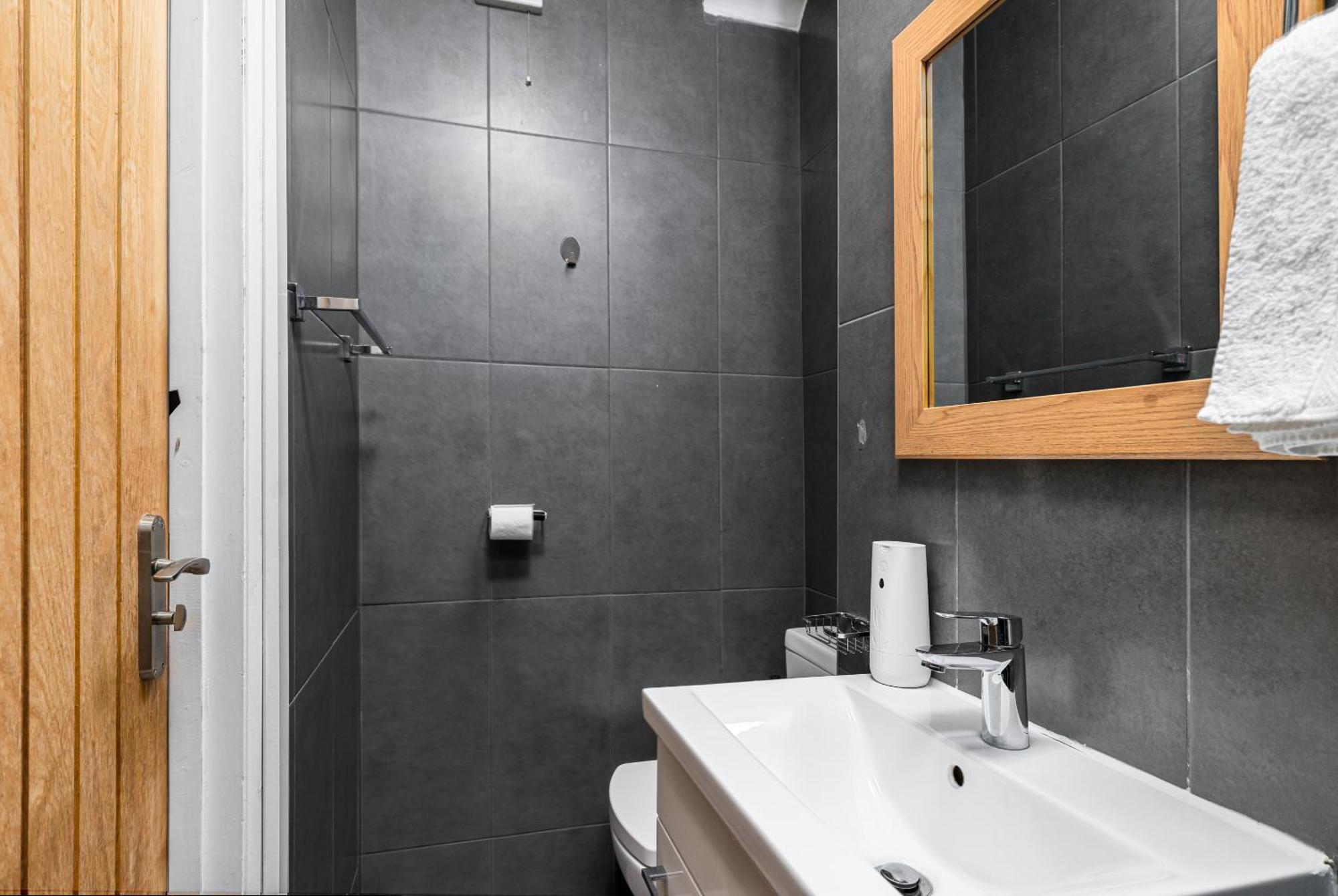 Ryam Bed & Breakfast London