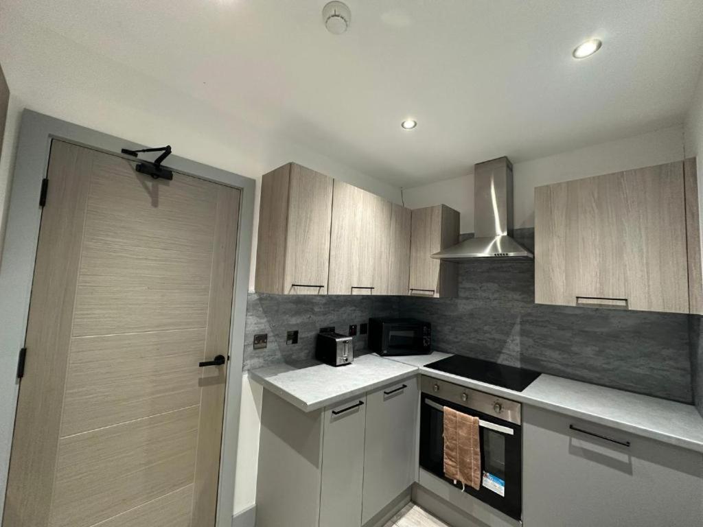 Serviced Ensuite Double - Near Greenwich Park - The O2 Arena - Nearby Transport Links To - New Cross Station - Lewisham Se14 Guest house