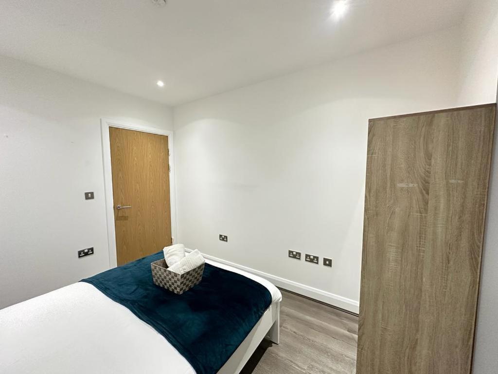 Luxury 2 Bedroom Penthouse Near Leilighet London