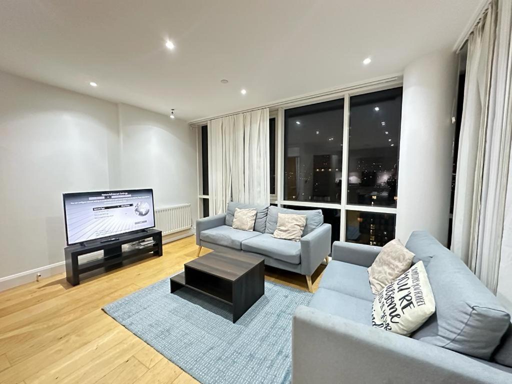 Leilighet Luxury 2 Bedroom Penthouse Near London