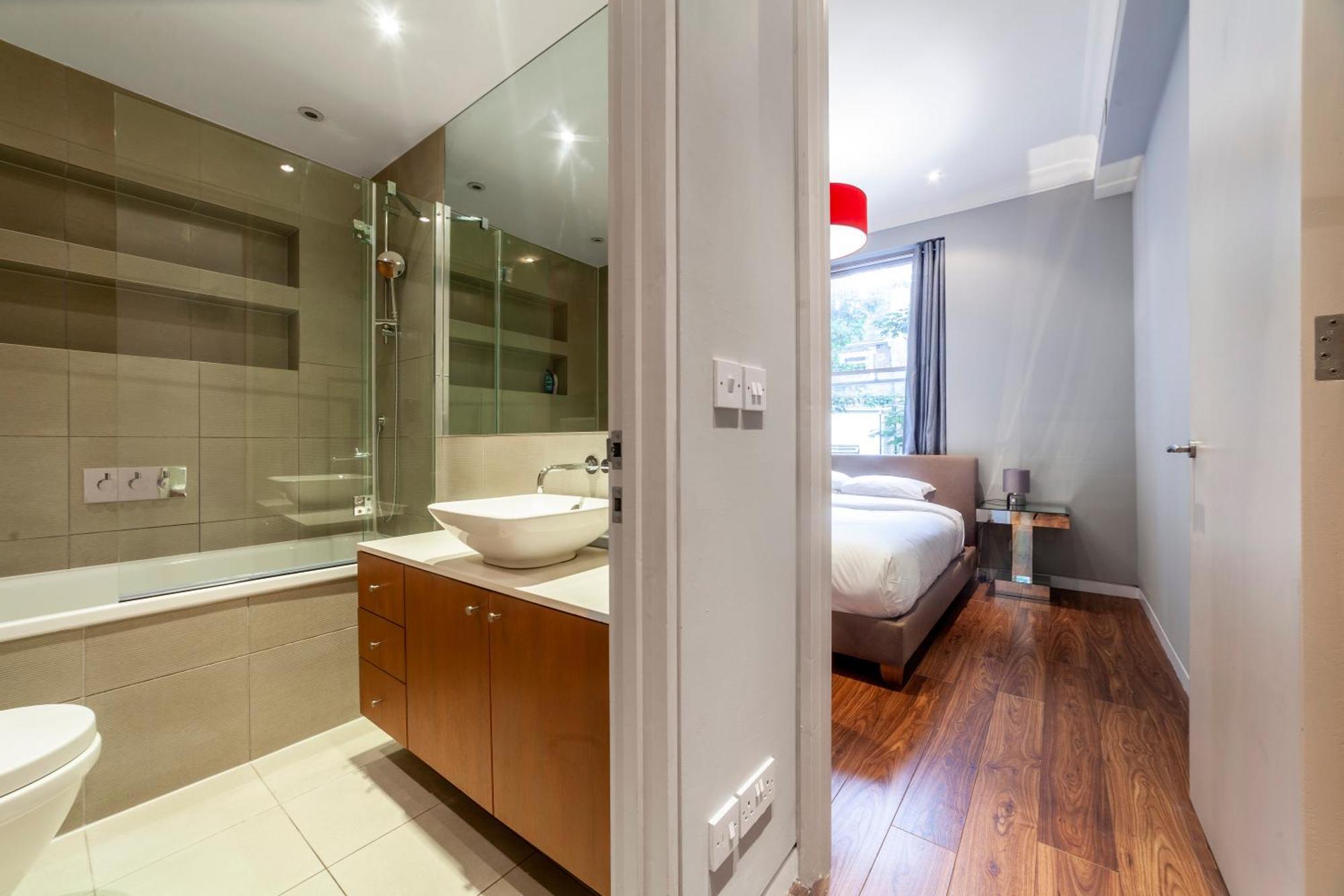 Bright & Modern 1bdr Flat Near Lakeside Road Apartment London