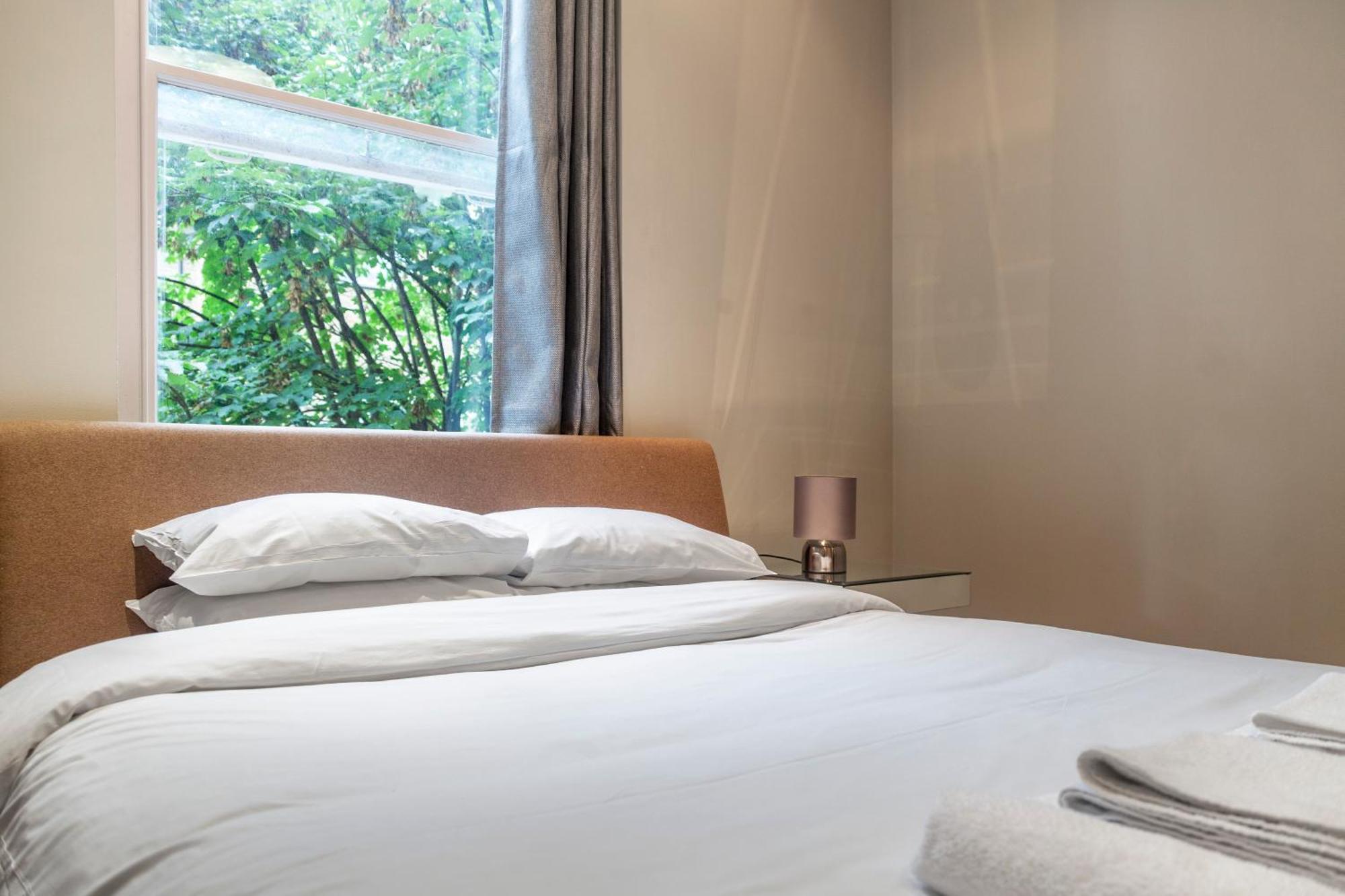 Bright & Modern 1bdr Flat Near Lakeside Road Apartment London