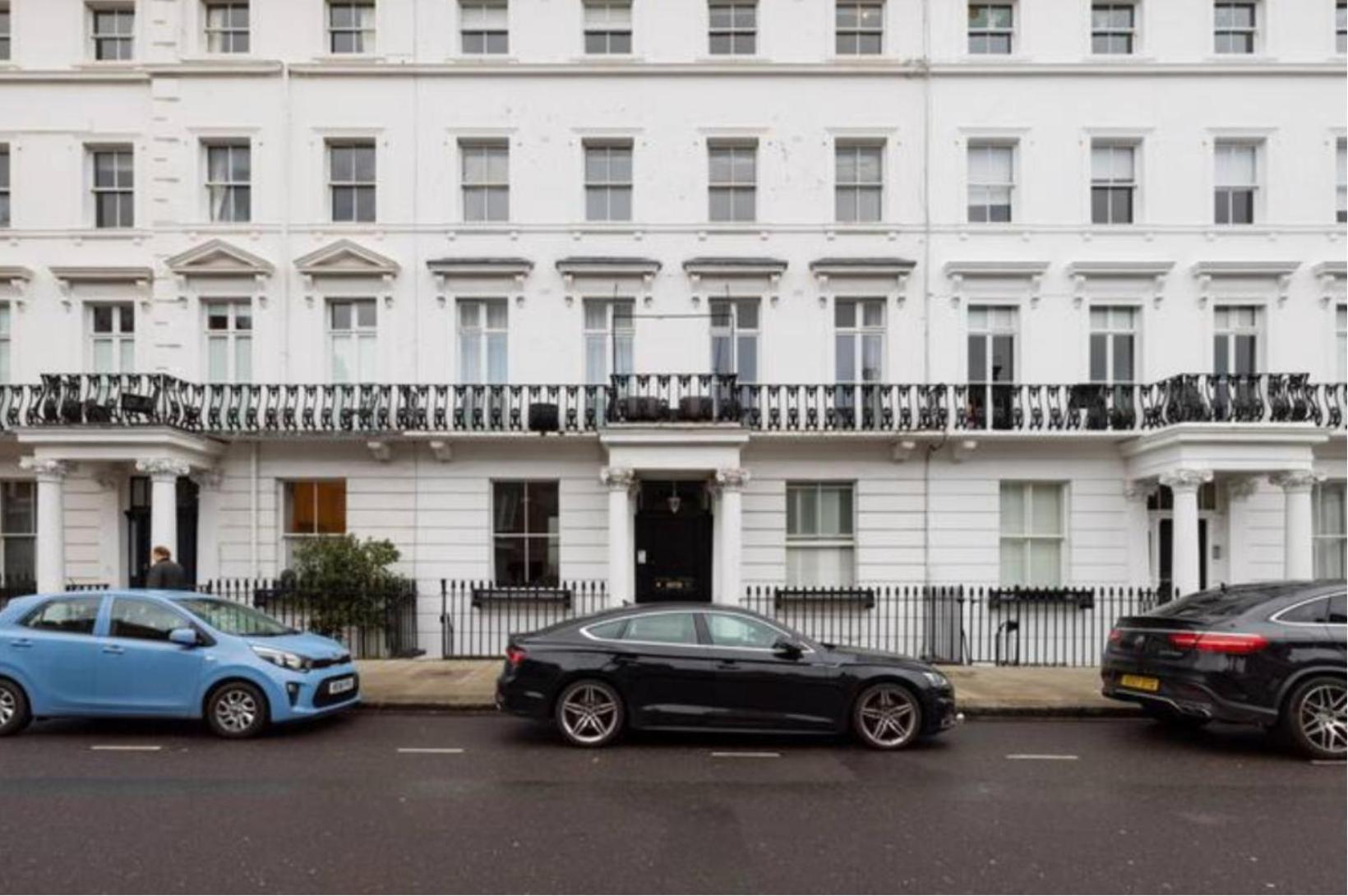 Cosy And Stylish Chelsea 2 Bedroom Flat Apartment *