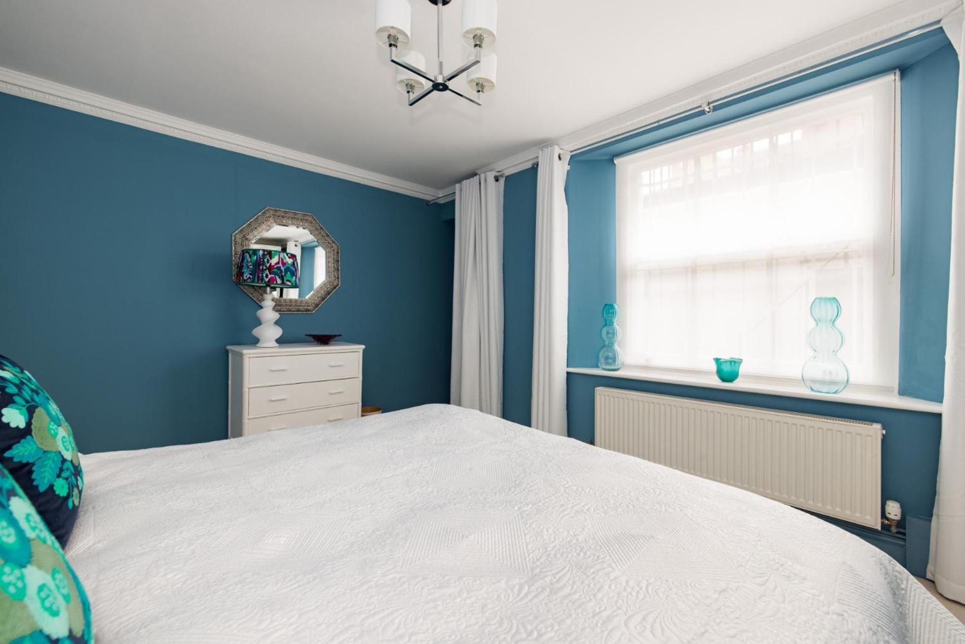Cosy And Stylish Chelsea 2 Bedroom Flat Apartment *