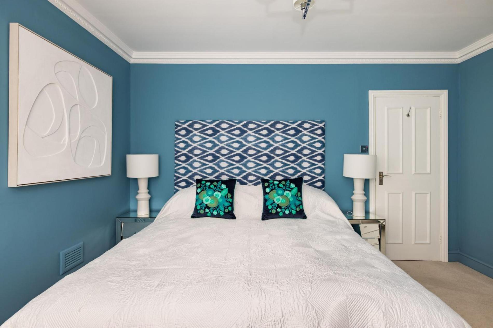 Cosy And Stylish Chelsea 2 Bedroom Flat *
