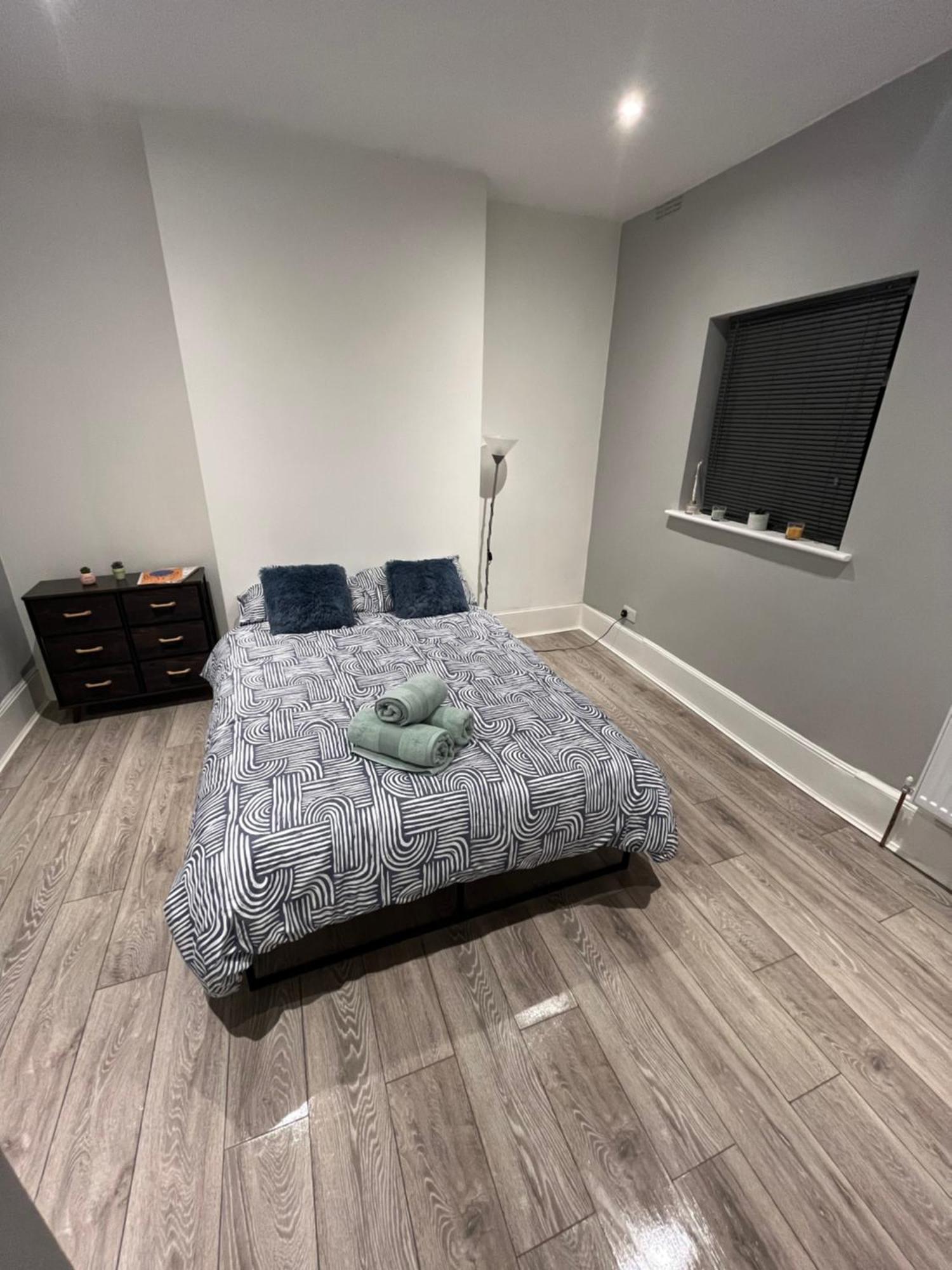 Cozy Two Bed In Brixton Next To Station * Londres