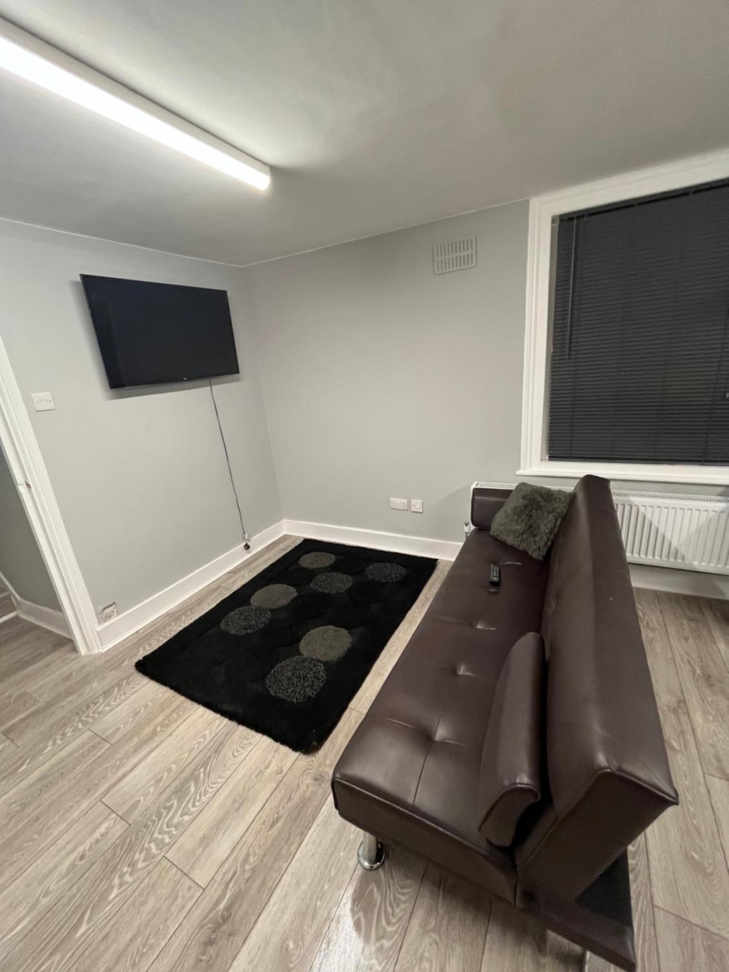 Cozy Two Bed In Brixton Next To Station * Londres