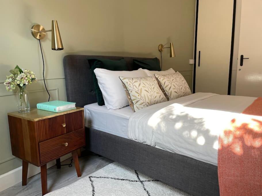 Contemporary Flat In Clerkenwell