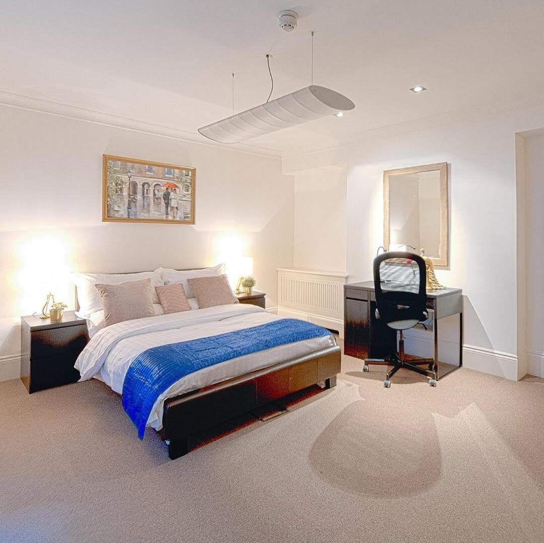Curzon Residences Hotell