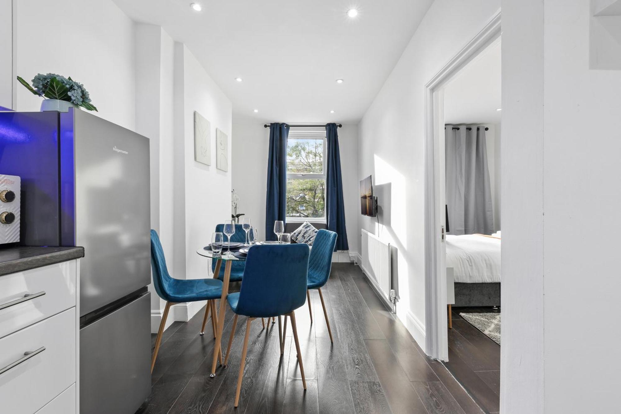 Apartment Cosy 1 & 2 Bedroom Zone 1 *