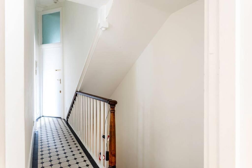 2-bedroom Split-level In Notting Hill Leilighet *