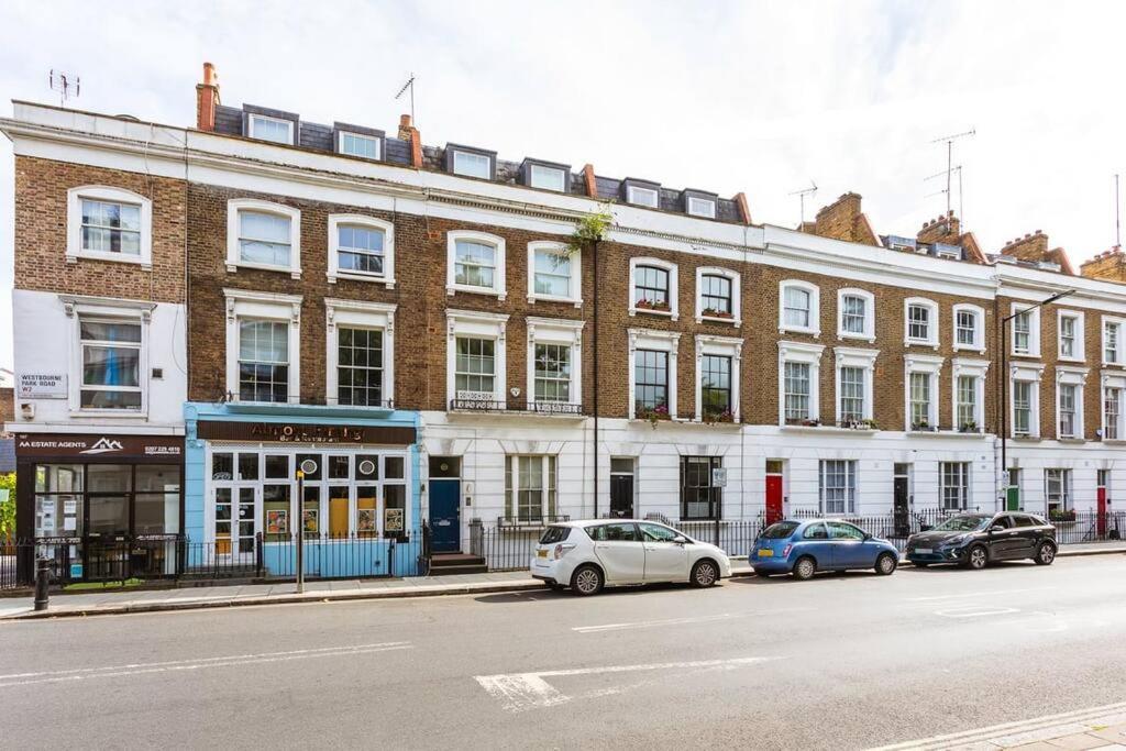 2-bedroom Split-level In Notting Hill Leilighet