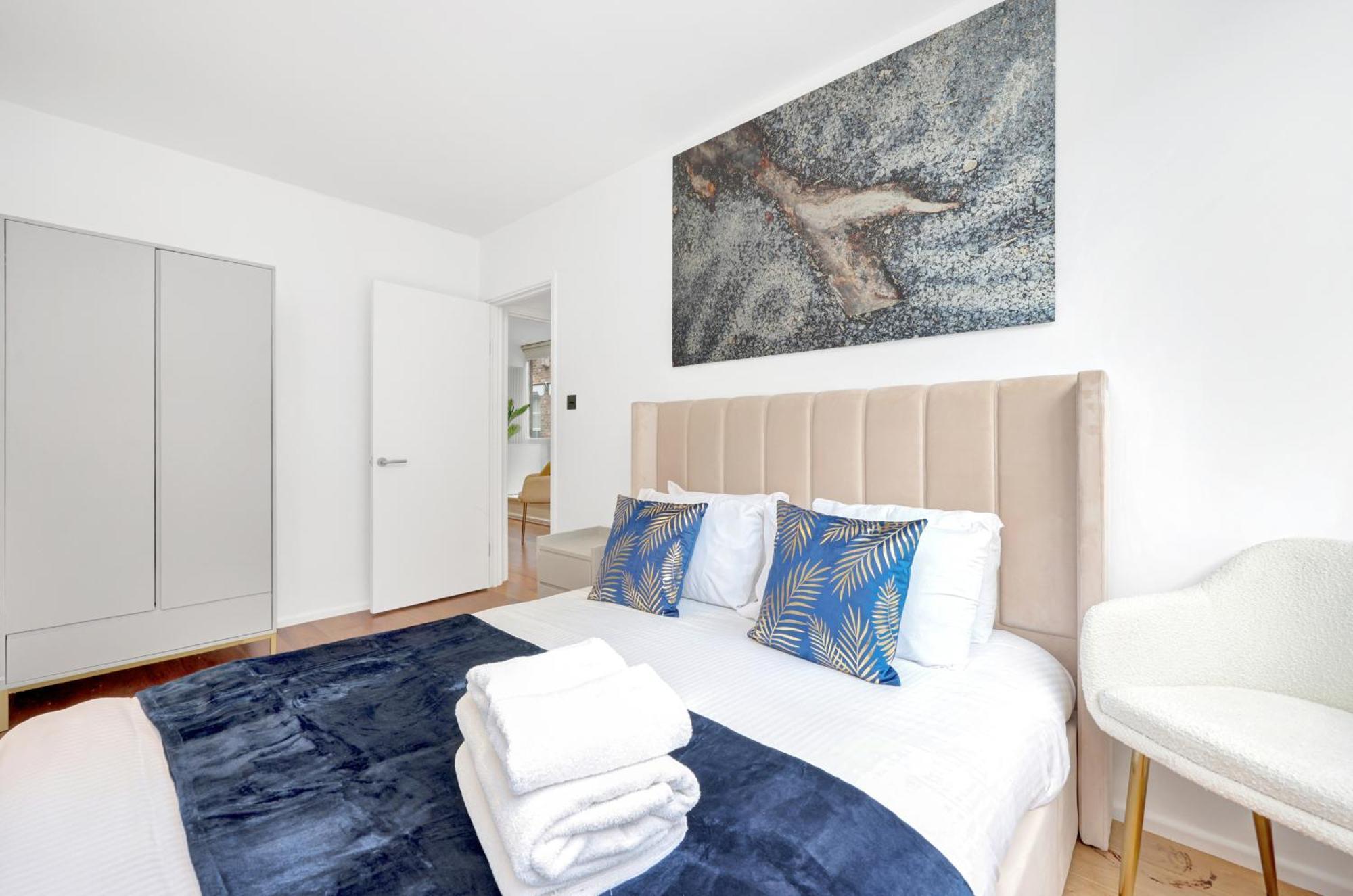 Loft-style 3 Bed Short Term & Flexible Renting Hoxton With Free Wifi & Terrace ! Сasa de vacaciones *