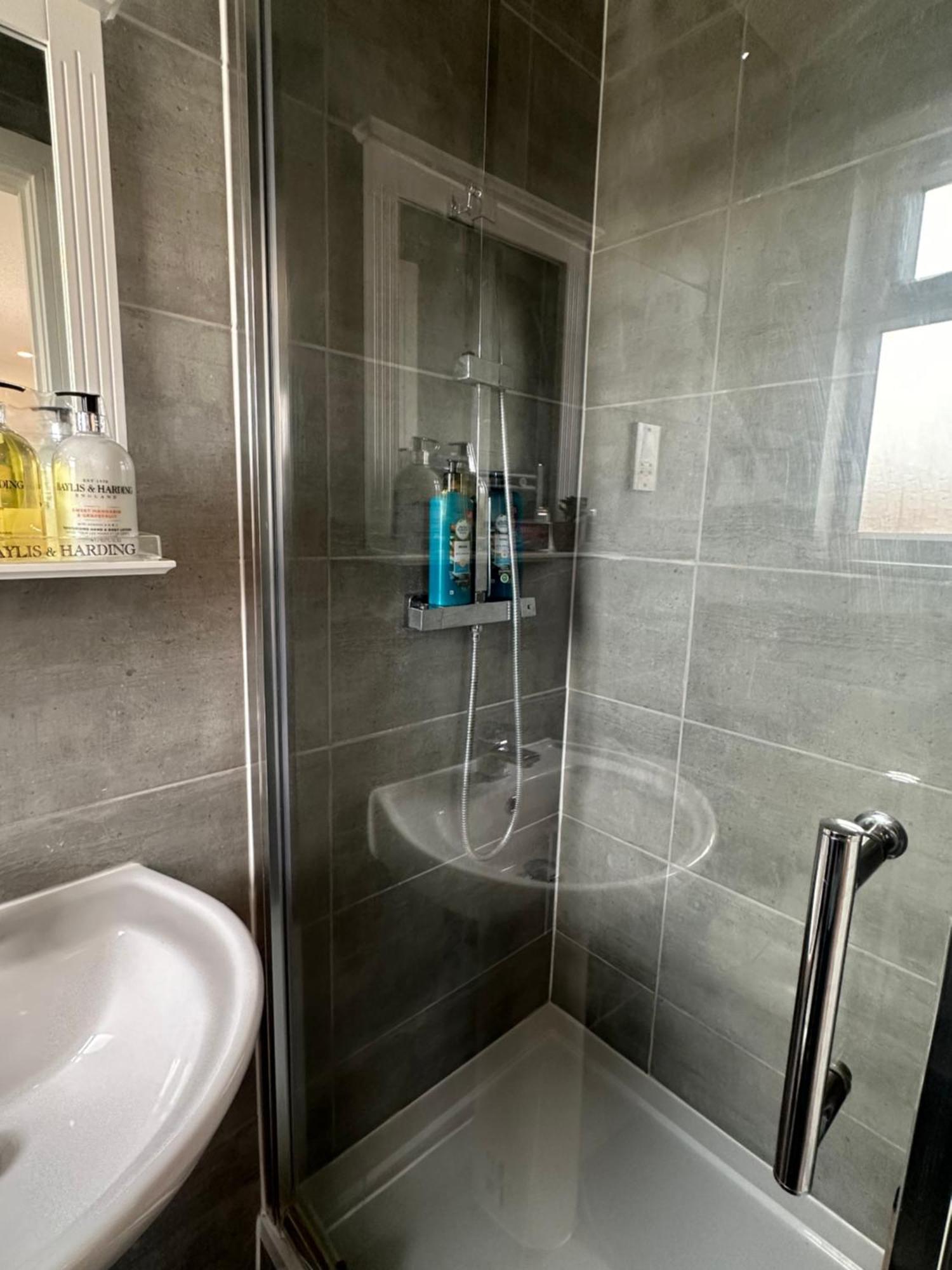 Wonderful Ensuite In Wimbledon Gjestgiverier