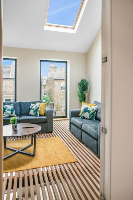 Tottenham Retreat: 4-bed Family Haven With Games & Parking * London