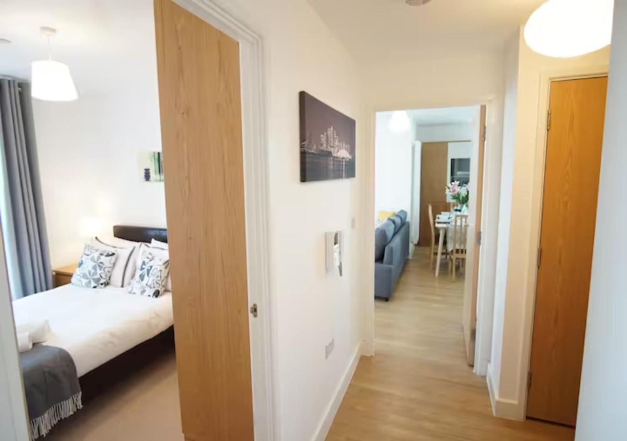 Deluxe Spacious 2br Flat Near Excel And O2 Arena * London