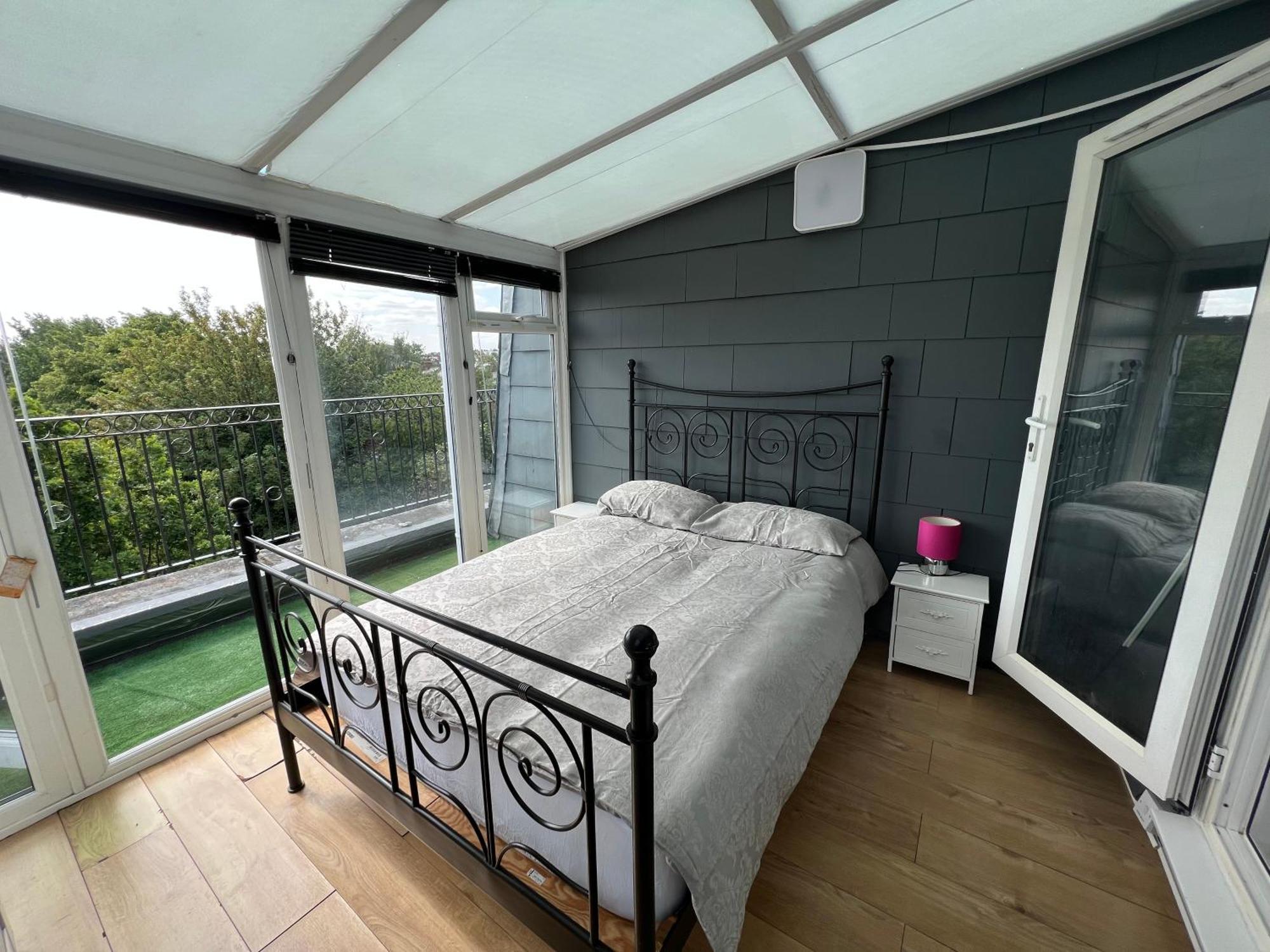Comfy 2 Bedroom - Finchley Road, *