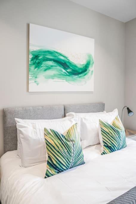 Apartment Tottenham Retreat: 4-bed Family Haven With Games & Parking *