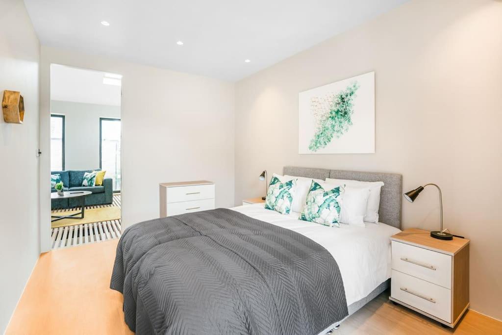 Tottenham Retreat: 4-bed Family Haven With Games & Parking * London