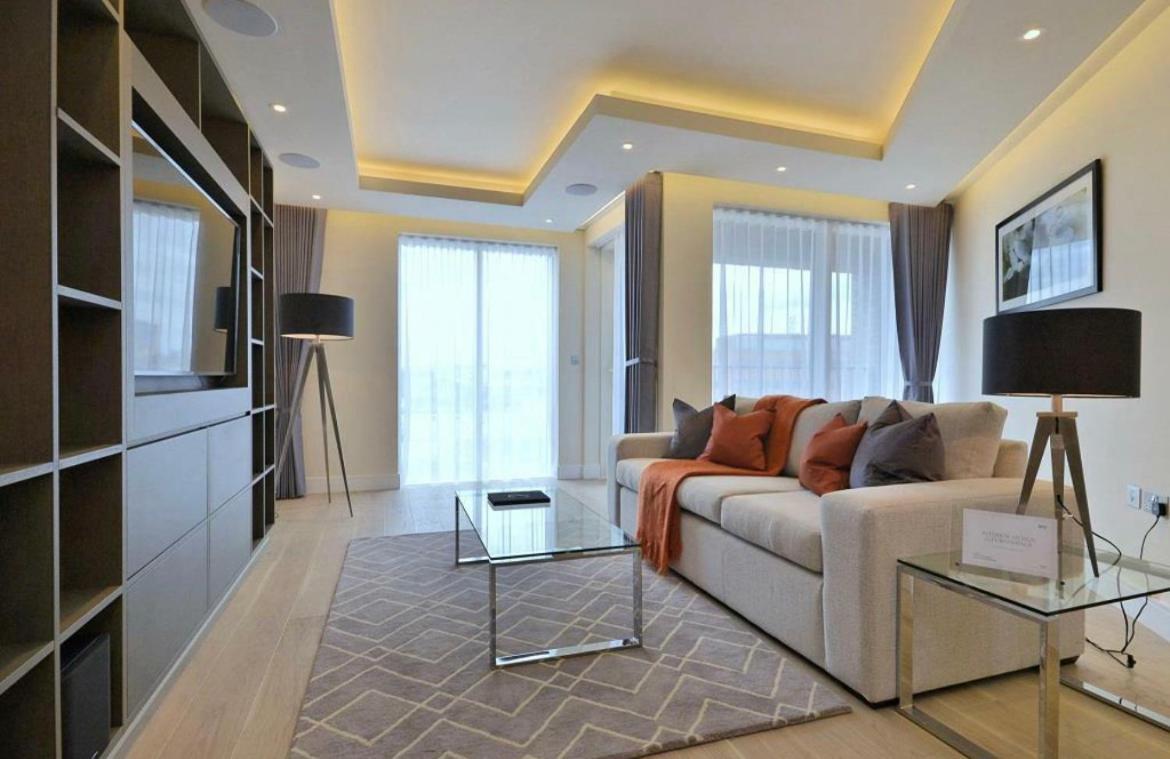 Homestay In Luxury Modern With Pool, Gym & Access *