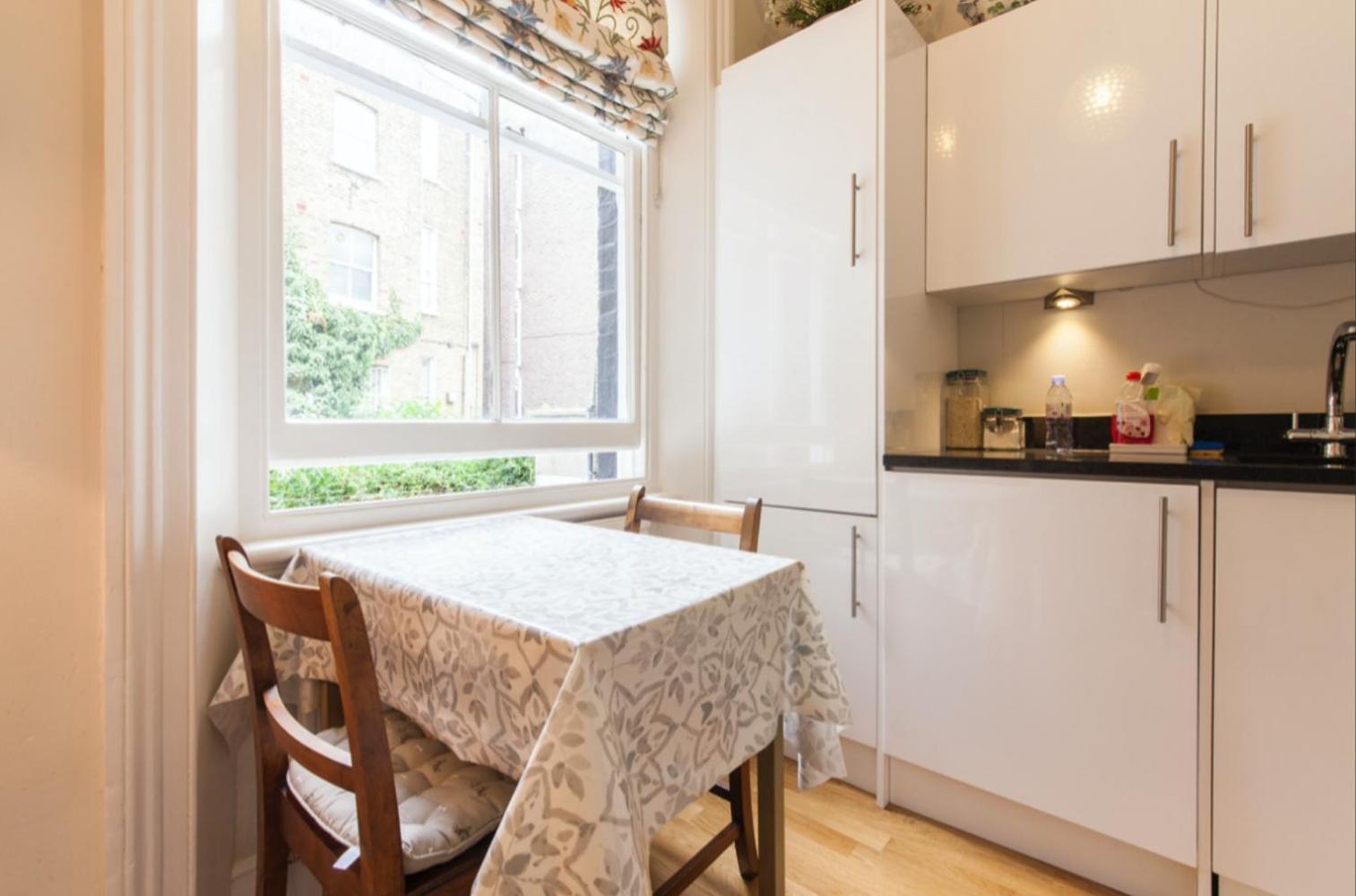 Charming In Chelsea Apartment *