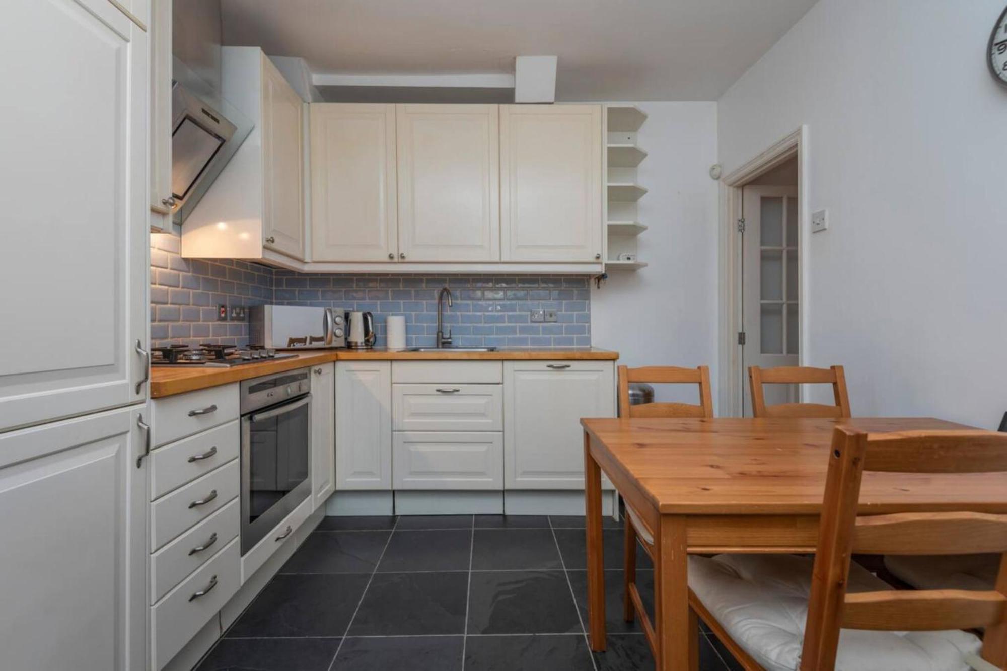 Ground Floor - Private Garden * Londen