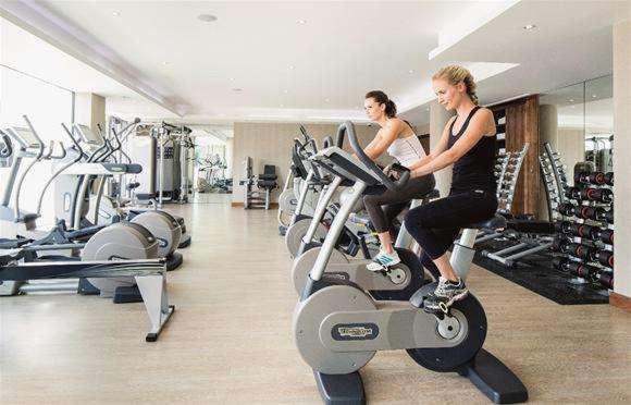 In Luxury Modern With Pool, Gym & Access * London