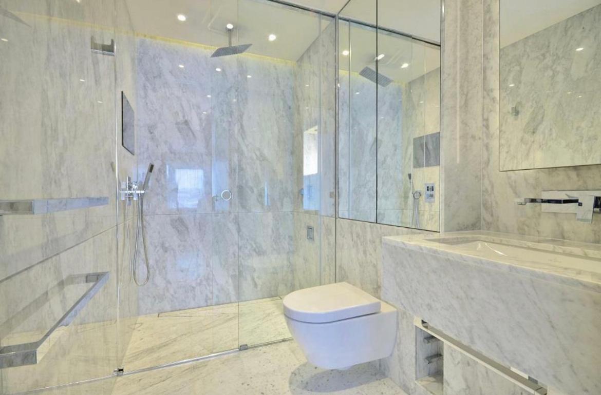Homestay In Luxury Modern With Pool, Gym & Access *