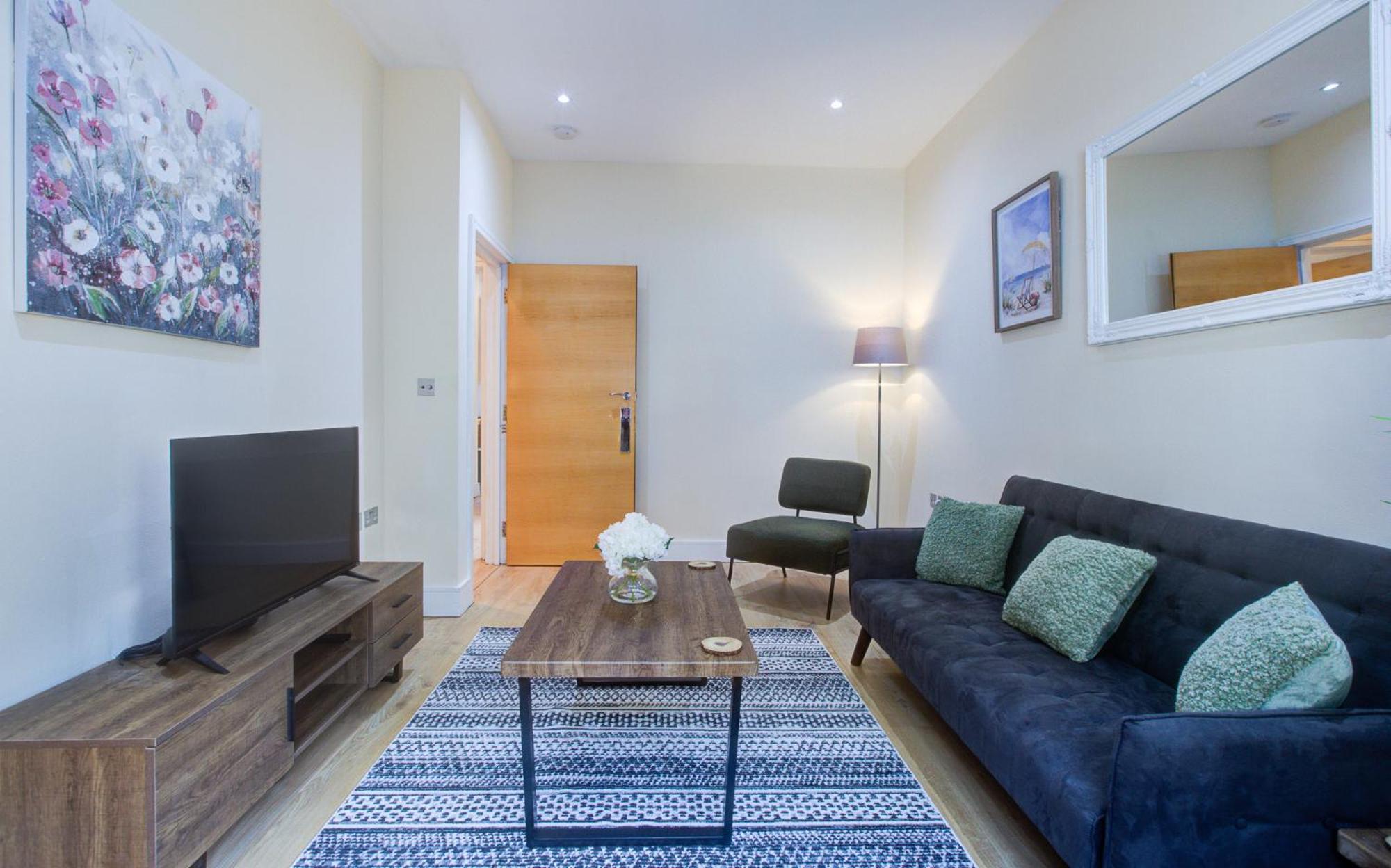 Stunning 4 Bedroom House Ferienhaus London