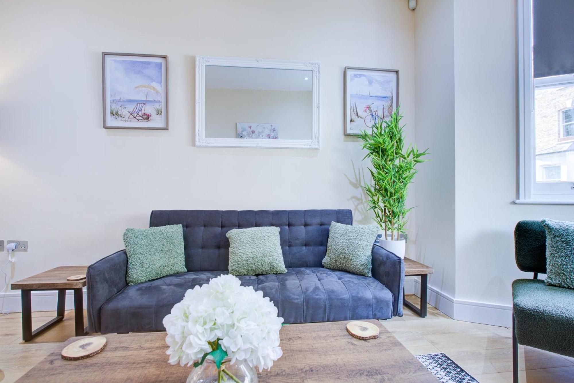 Stunning 4 Bedroom House Ferienhaus *